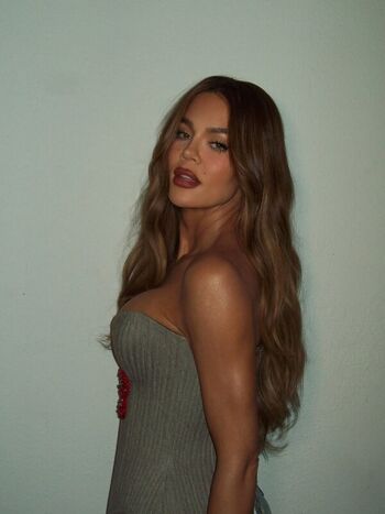 Full leaked Khloe kardashian private photo