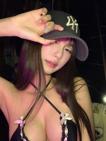 Full leaked Khun uu private onlyfans photo