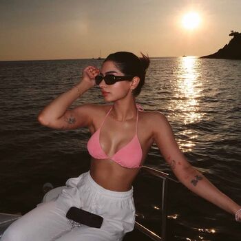 Full leaked Khushi kapoor private onlyfans photo