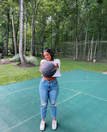 Full leaked Kiara w private onlyfans photo