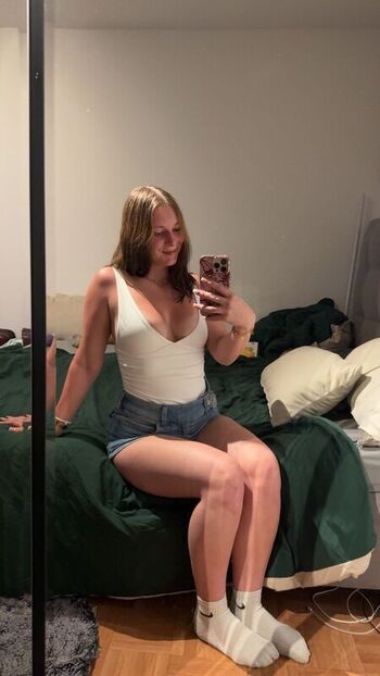 Full leaked Kiaradjimsiti private photo