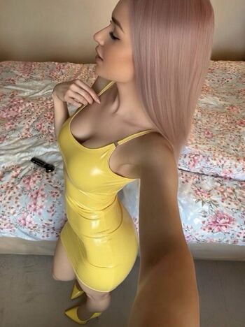 Full leaked Kierabumblebee private photo