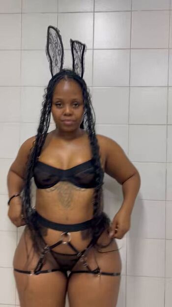 Full leaked Kiki grey private photo