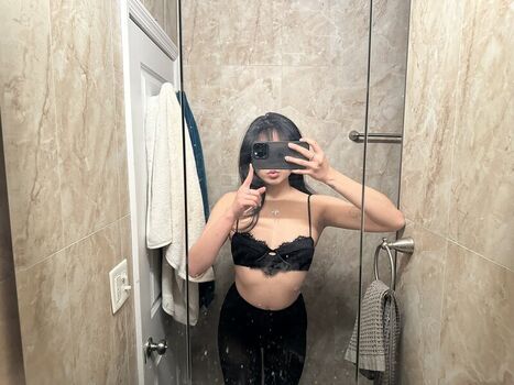 Full leaked Kikiiiru page private photo