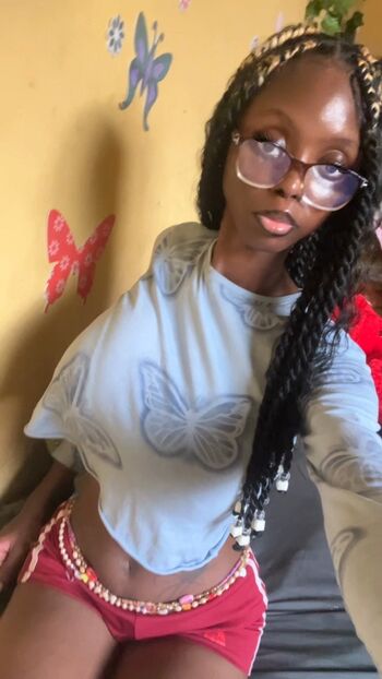 Full leaked Kikiolaola private onlyfans photo