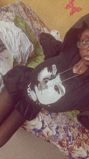 Full leaked Kikiolaola private onlyfans photo