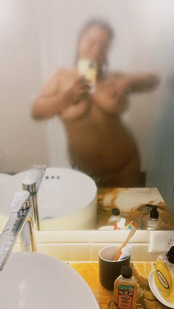 Full leaked Kim akrich private photo