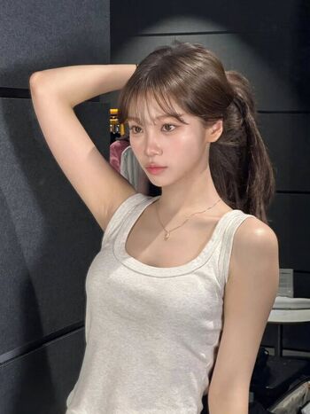 Kim Chaewon