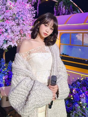 Full leaked Kim chaewon private photo