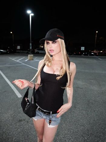Full leaked Kim petras private photo