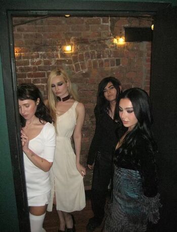 Full leaked Kim petras private photo