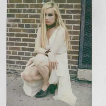 Full leaked Kim petras private photo