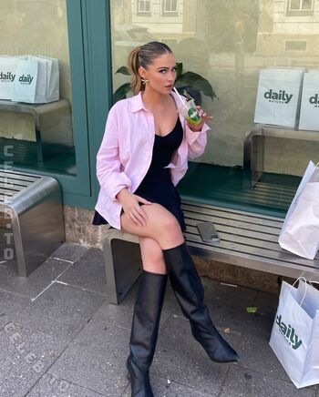 Full leaked Kim sara private photo
