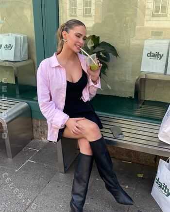 Full leaked Kim sara private photo