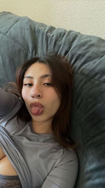 Full leaked Kimmyroxana private photo