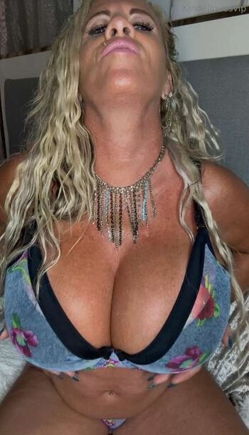 Full leaked Kindelloves private photo