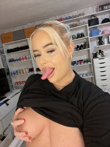 Full leaked Kinkybitchx private photo
