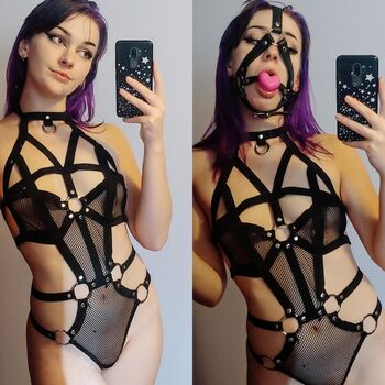 Full leaked Kinkygoth private photo