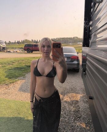 Full leaked Kinkykatiee private photo