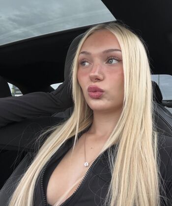 Full leaked Kinkykatiee private photo