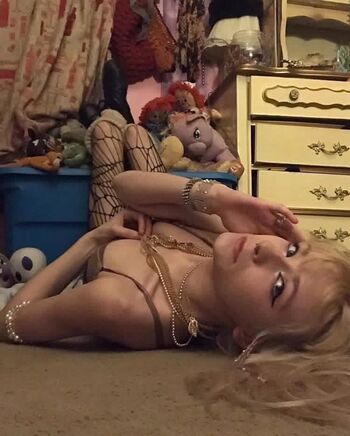 Full leaked Kinnydoll private photo