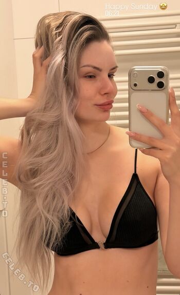 Full leaked Kira karambole page private onlyfans photo