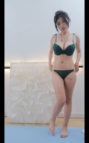 Full leaked Kira private photo