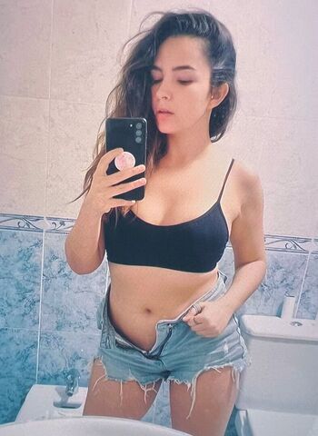 Full leaked Kiranahiak private photo