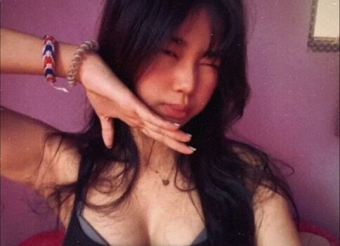 Full leaked Kiraoroix private photo