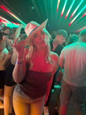 Full leaked Kirsty private photo