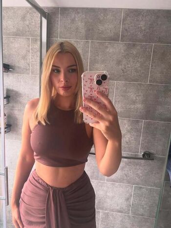 Full leaked Kirsty private photo