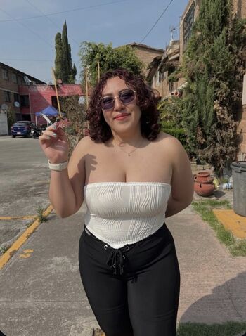 Full leaked Kissglow private onlyfans photo