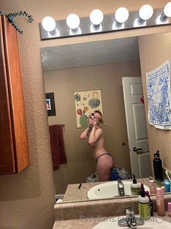 Full leaked Kitkat xo private photo