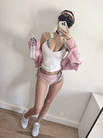 Full leaked Kitsunedere private photo