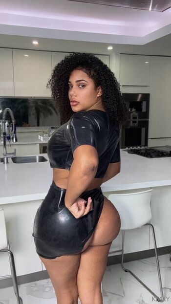 Full leaked Kixxy private photo
