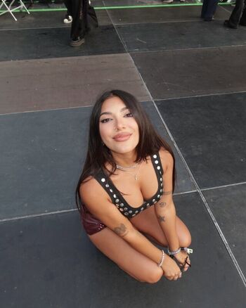 Full leaked Knbbyknees private photo