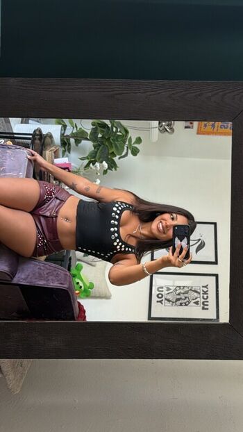 Full leaked Knbbyknees private photo