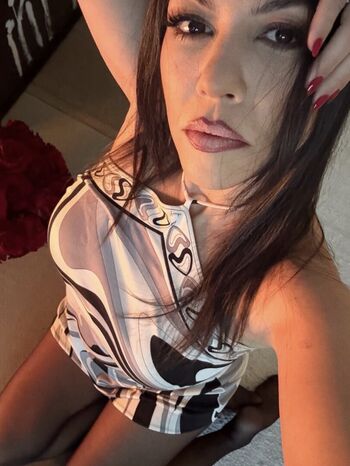 Full leaked Kourtney kardashian page private onlyfans photo