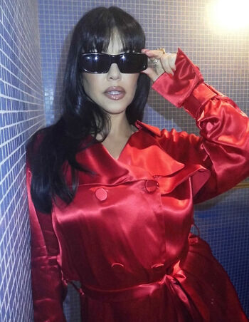 Full leaked Kourtney kardashian private photo