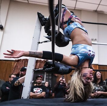 Full leaked Kris statlander page private onlyfans photo