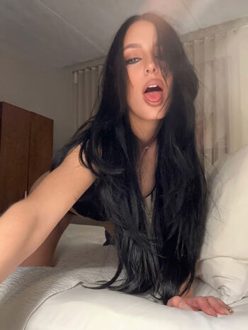 Full leaked Kristen coms private photo