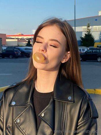 Full leaked Kristyjuice private photo