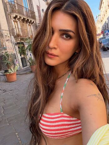 Full leaked Kriti sanon private photo