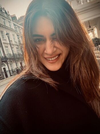 Full leaked Kriti sanon private photo