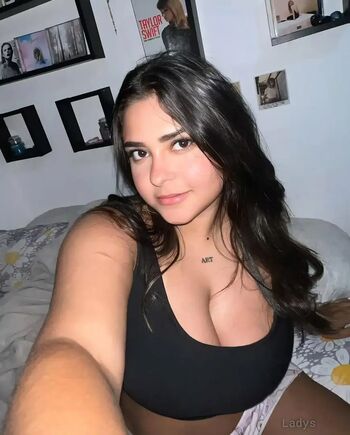 Full leaked Kritika sharma private photo
