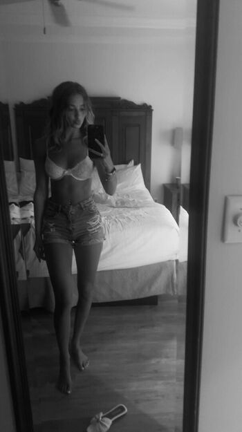 Full leaked Krystinh private photo
