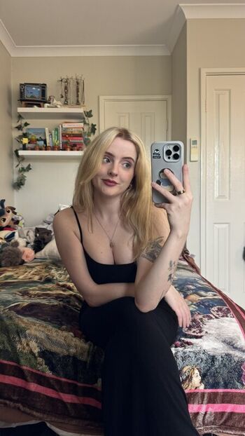 Full leaked Krysttl private photo