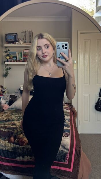 Full leaked Krysttl private photo