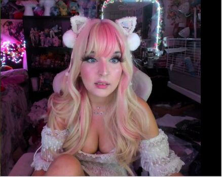 Full leaked Kutiekitten private photo