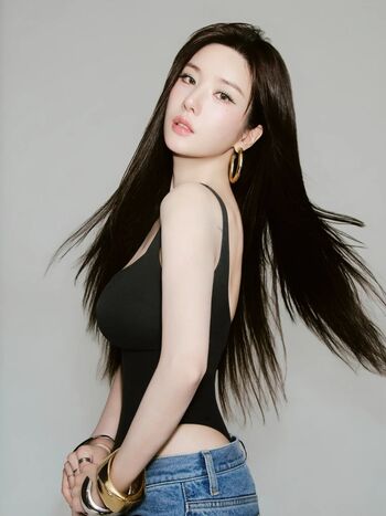 Full leaked Kwon eunbi page private photo